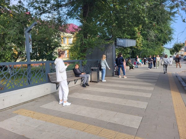 У Ковелі підприємці облаштовують доріжки у сквері Слави У Ковелі підприємці облаштовують доріжки у сквері Слави