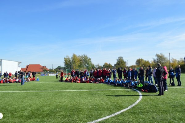 У Ковелі відбулось відкриття найбільшого на Волині футбольного поля зі штучним покриттям ФОТО У Ковелі відбулось відкриття найбільшого на Волині футбольного поля зі штучним покриттям ФОТО