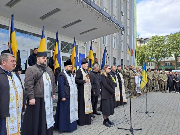 Ковельчани провели в останню земну дорогу двох своїх Героїв – Максима Плотнікова та Руслана Фатхудінова