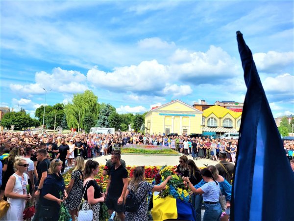 Ковельчани віддали останню шану Герою Юрію Корецькому Ковельчани віддали останню шану Герою Юрію Корецькому