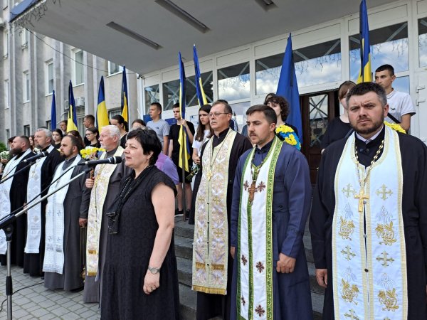 У Ковелі попрощались з 25-річним Героєм Владиславом Саковським