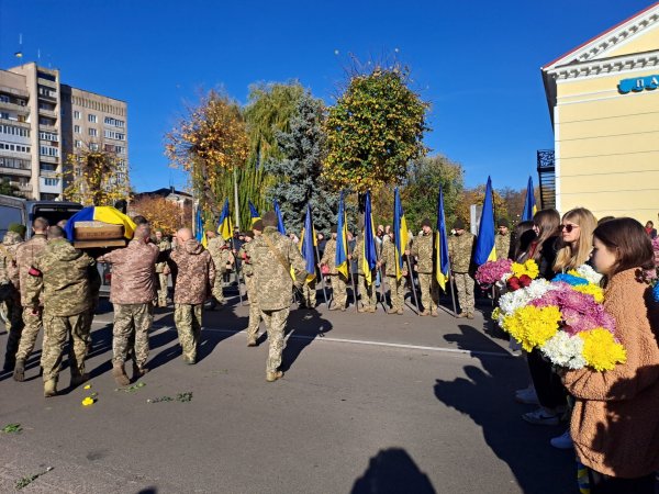Назавжди 22. Ковельчани віддали останню шану молодому Герою Марку Данилюку