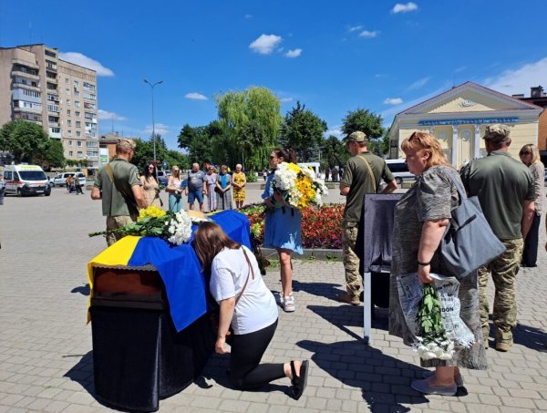 Ковель попрощався із захисником Олександром Шевченком, який знайшов тут свій дім Ковель попрощався із захисником Олександром Шевченком, який знайшов тут свій дім