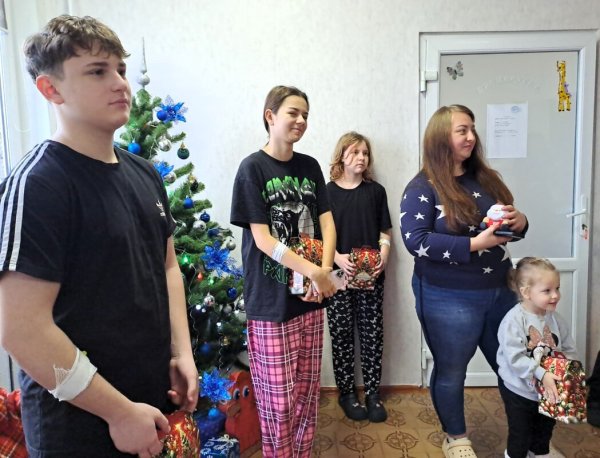 У Ковельському МТМО дітям, які перебувають на лікуванні, передали подарунки до Дня Святого Миколая У Ковельському МТМО дітям, які перебувають на лікуванні, передали подарунки до Дня Святого Миколая