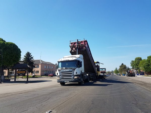 У напрямку Ковеля почали ремонтувати дорогу У напрямку Ковеля почали ремонтувати дорогу