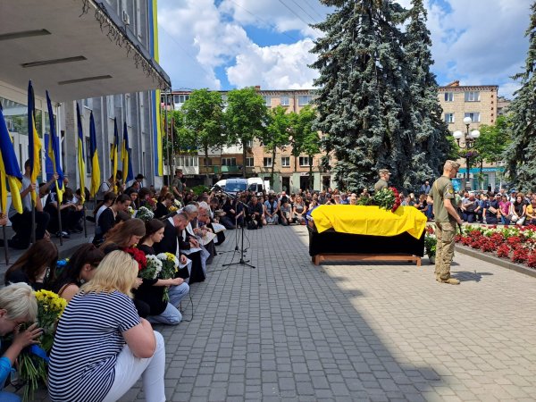 У Ковелі попрощались з 25-річним Героєм Владиславом Саковським