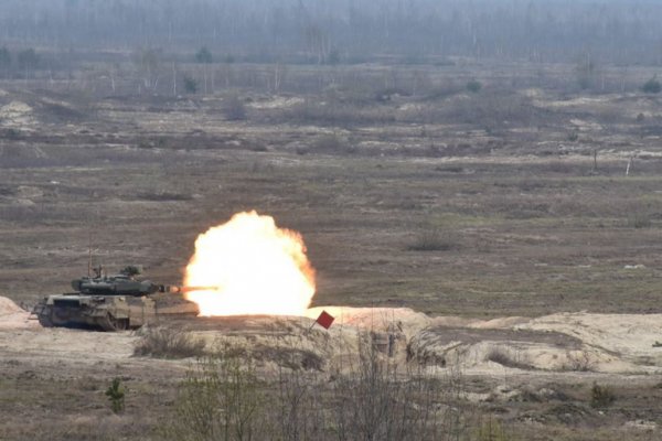 Українські «Оплоти» вже перетнули кордон на «Ягодині» Українські «Оплоти» вже перетнули кордон на «Ягодині»