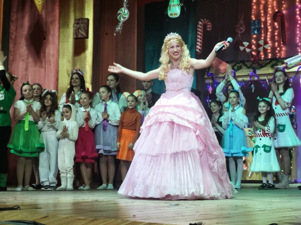 Нова вистава театру «10 ряд 10 місце» зібрала аншлаг в народному домі “Просвіта” Нова вистава театру «10 ряд 10 місце» зібрала аншлаг в народному домі “Просвіта”