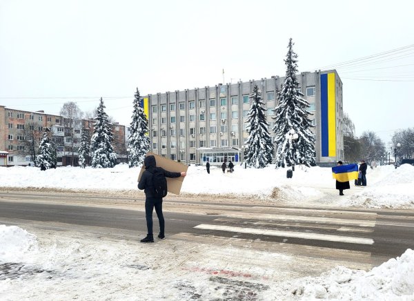 Пам’ятаймо, якою ціною: зупинімося під час хвилини мовчання