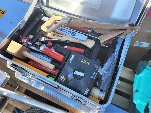 Німецьке місто-партнер Барзінгхаузен передало обладнання для ковельських комунальників Німецьке місто-партнер Барзінгхаузен передало обладнання для ковельських комунальників