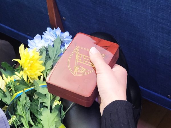 У Ковелі представники 14 ОМБр вручили пам’ятні відзнаки «Князівський хрест Героя «Навіки в строю» сім’ям загиблих побратимів