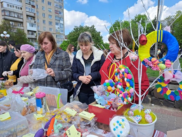 У Ковелі в парку Шевченка проходить фестиваль-конкурс “Писанко, дивуй!” У Ковелі в парку Шевченка проходить фестиваль-конкурс “Писанко, дивуй!”