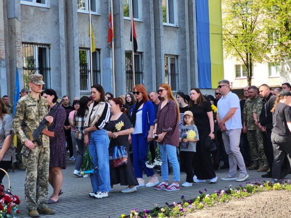 Ковельська громада провела в останню земну дорогу Героя Віктора Батюшкіна