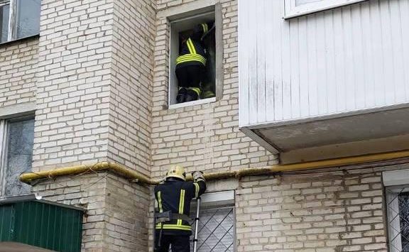 У Ковелі дворічна дитина залишилася замкненою сама у квартирі