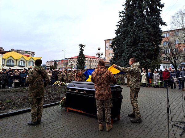 Йому назавжди 30: у Ковелі попрощались з молодим воїном Дмитром Павліковським