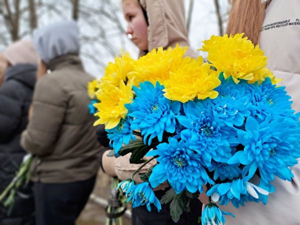 Остання шана воїнові: у Тойкуті провели в останню дорогу Героя Петра Ілюшика Остання шана воїнові: у Тойкуті провели в останню дорогу Героя Петра Ілюшика