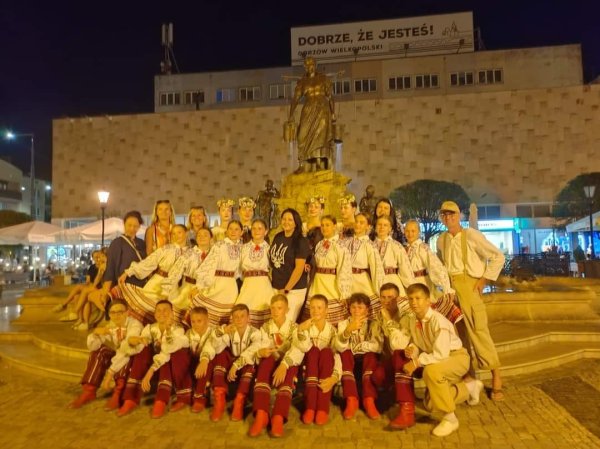 Третій рік поспіль учасники Народного художнього колективу ансамблю танцю «Барвінок» беруть участь у фестивалі «Східна сторона західного регіону 2023» у Польщі