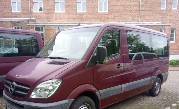 Партнери з німецького Вальсроде передали Ковелю два мікроавтобуси для потреб військових Партнери з німецького Вальсроде передали Ковелю два мікроавтобуси для потреб військових