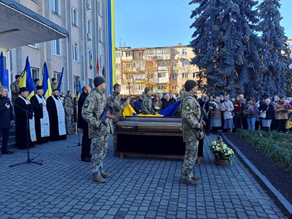 Назавжди 22. Ковельчани віддали останню шану молодому Герою Марку Данилюку