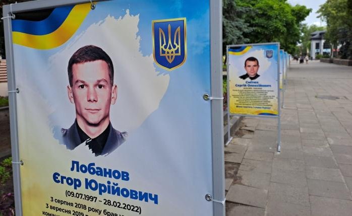 У Ковелі встановили банери з світлинами загиблих Героїв