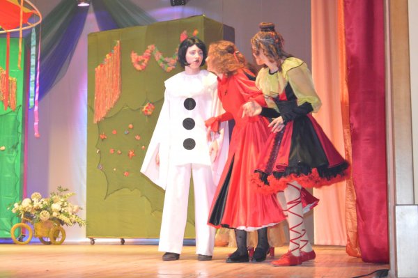 Юні актори театру “10 ряд 10 місце” знову грають для ковельчан “Таємницю золотого ключика”