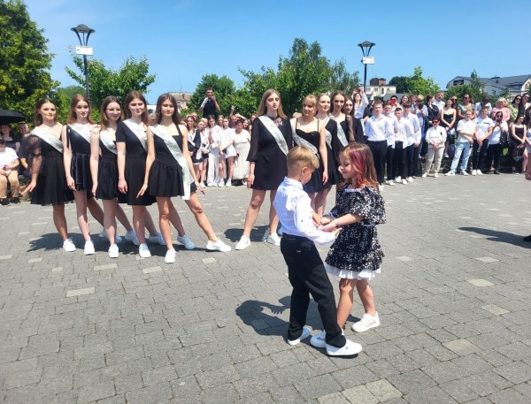 Третій фестиваль шкільного вальсу відбувся у Ковелі Третій фестиваль шкільного вальсу відбувся у Ковелі