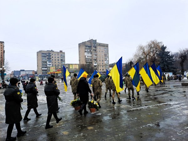 Віддав життя за Україну: у Ковелі попрощались з Героєм Романом Грушевінчуком