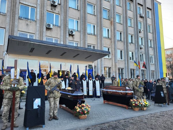 Ковельчани віддали останню шану Героям – Олегу Сахарчуку та Олександру Турчику Ковельчани віддали останню шану Героям – Олегу Сахарчуку та Олександру Турчику