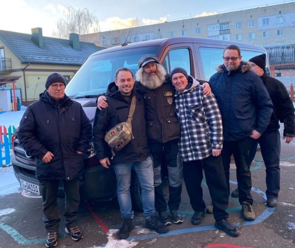 Партнери з німецького Вальсроде передали Ковелю два мікроавтобуси для потреб військових Партнери з німецького Вальсроде передали Ковелю два мікроавтобуси для потреб військових