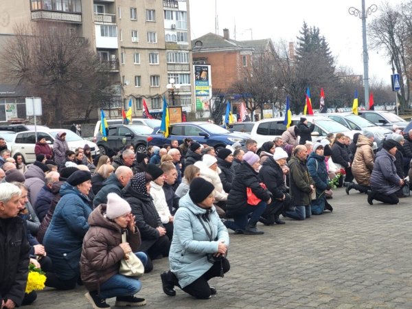 Навіки в строю: Ковель попрощався із Захисником Василем Сорокою Навіки в строю: Ковель попрощався із Захисником Василем Сорокою