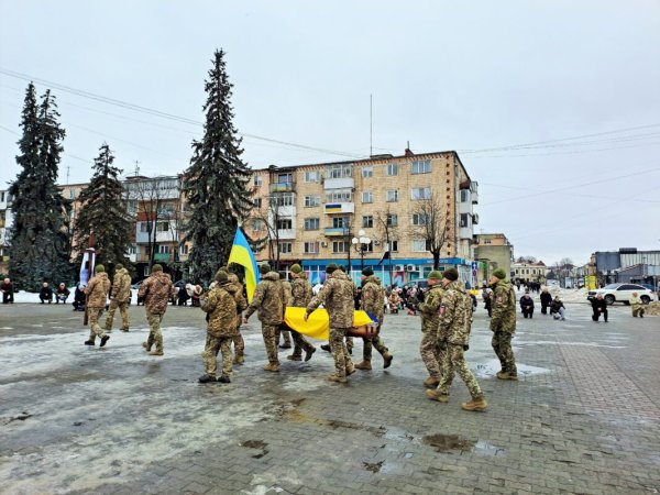Ковель попрощався із Захисником Сергієм Томашевичем, який загинув на Покровському напрямку Ковель попрощався із Захисником Сергієм Томашевичем, який загинув на Покровському напрямку
