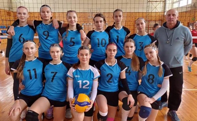 Команда ДЮСШ №1 імені Петра Стуса виборола перше місце у волейбольному турнірі «Золота осінь-2025»