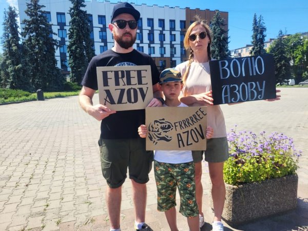 У Ковелі відбулася акція на підтримку військовополонених і в пам’ять про жертв теракту в Оленівці