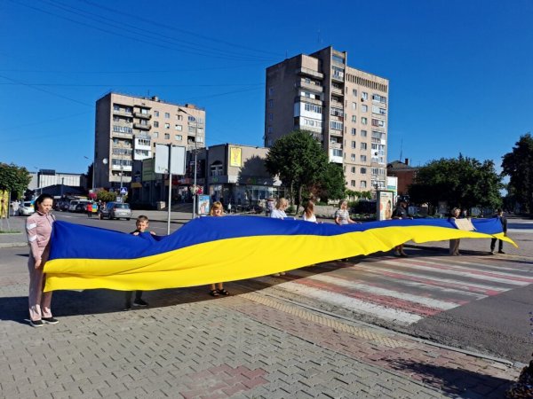 У Ковелі вшанували пам’ять загиблих у російському полоні та жертв теракту в Оленівці У Ковелі вшанували пам’ять загиблих у російському полоні та жертв теракту в Оленівці