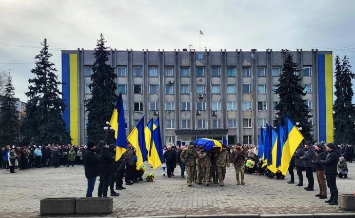 Сьогодні у Ковелі віддали останню шану Герою-захиснику Андрію Карацаю