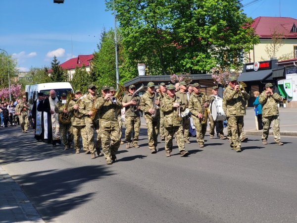 Ковельська громада провела в останню земну дорогу Героя Віктора Батюшкіна