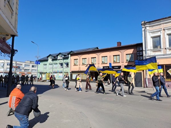 У Ковелі попрощалися із загиблим воїном Миколою Сахарчуком У Ковелі попрощалися із загиблим воїном Миколою Сахарчуком