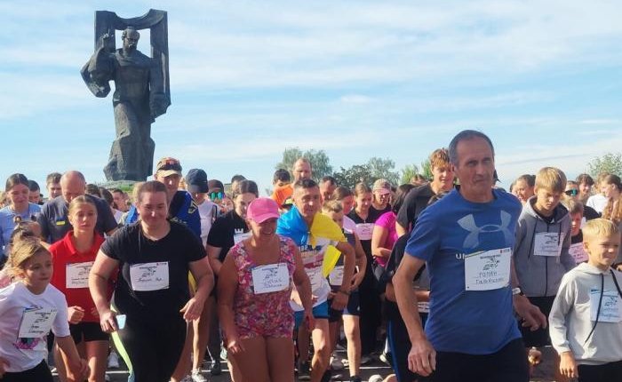 У Ковелі майже 250 людей взяли участь у забігу «Шаную воїнів, біжу за Героїв України»