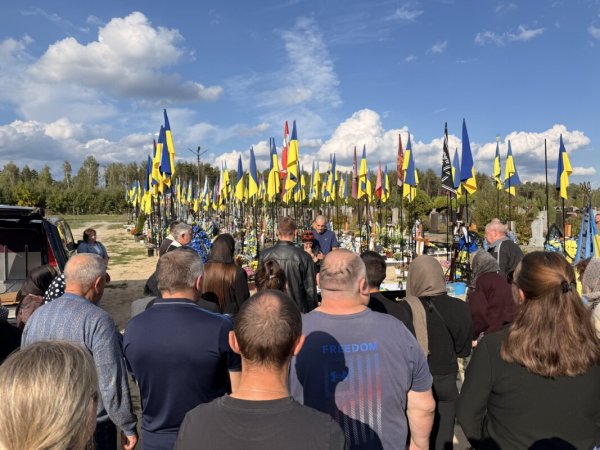 У Ковелі попрощалися з кіборгом і добровольцем Андрієм Луциком У Ковелі попрощалися з кіборгом і добровольцем Андрієм Луциком