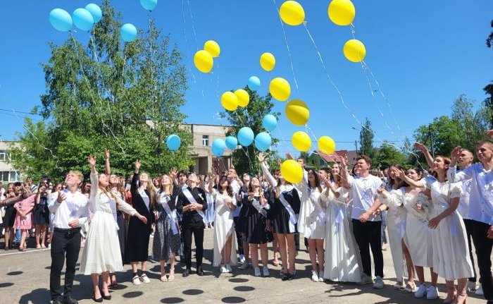 У ковельських школах пролунав останній дзвоник