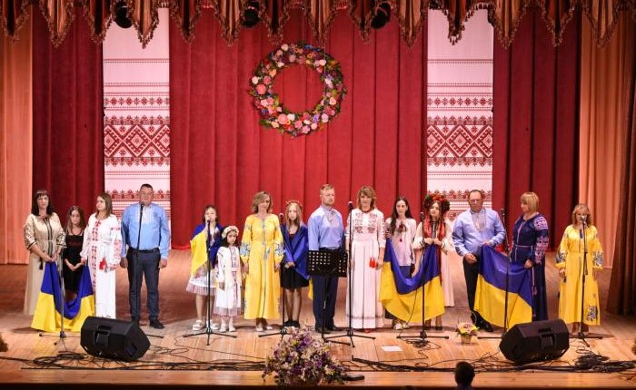 Гурт “Колорит” представив програму «З вірою і молитвою крокуємо до Перемоги”
