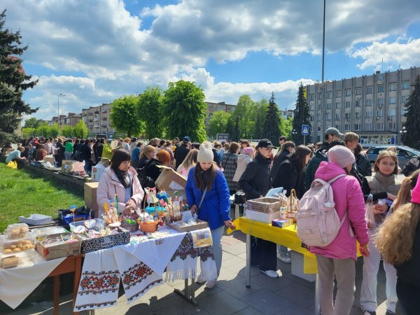 У Ковелі в парку Шевченка проходить фестиваль-конкурс “Писанко, дивуй!” У Ковелі в парку Шевченка проходить фестиваль-конкурс “Писанко, дивуй!”