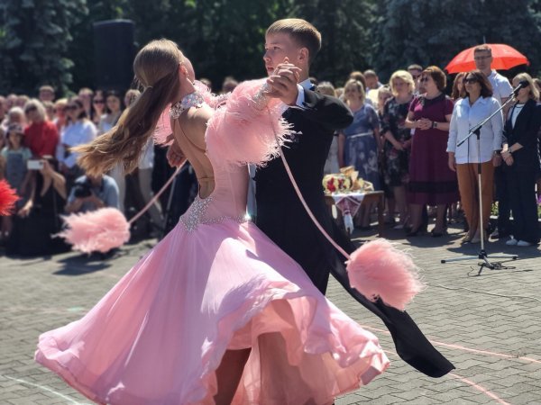 У Ковелі вперше відбувся фестиваль шкільного вальсу