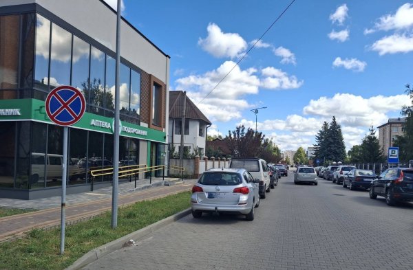 Знову не там: муніципальна варта Ковеля показала чергову підбірку порушень паркування Знову не там: муніципальна варта Ковеля показала чергову підбірку порушень паркування