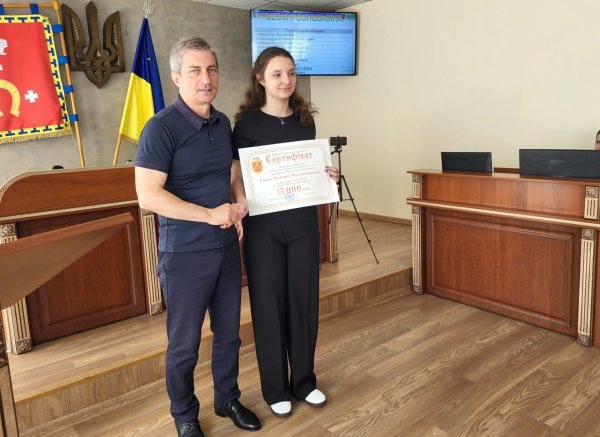У Ковелі відзначили випускницю з найвищим результатом НМТ