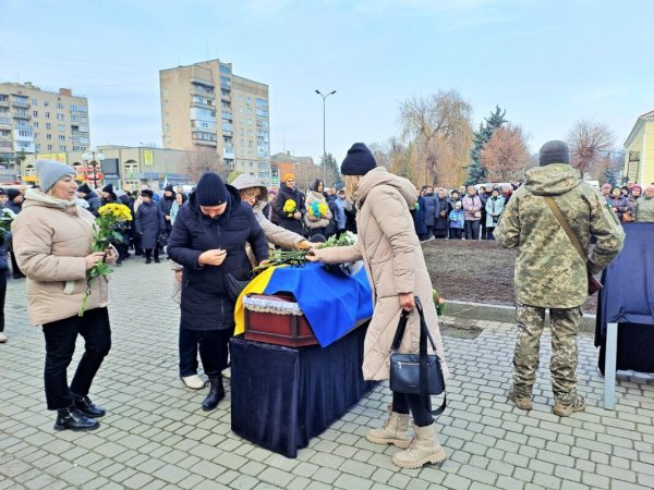 Ковель попрощався із загиблим захисником Ігорем Мацком Ковель попрощався із загиблим захисником Ігорем Мацком