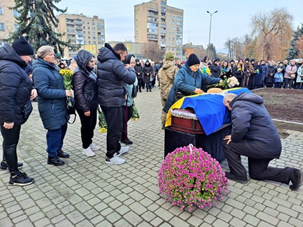 Ковель попрощався із загиблим захисником Ігорем Мацком Ковель попрощався із загиблим захисником Ігорем Мацком