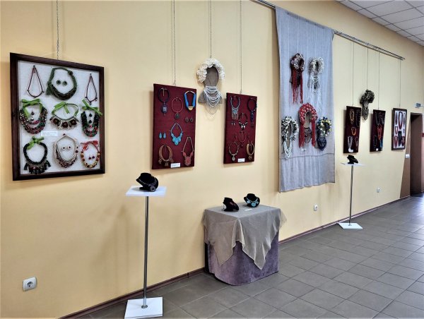 Запрошуємо на виставку українських жіночих прикрас