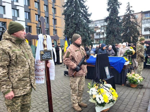 Навіки в строю: Ковель попрощався із Захисником Василем Сорокою Навіки в строю: Ковель попрощався із Захисником Василем Сорокою