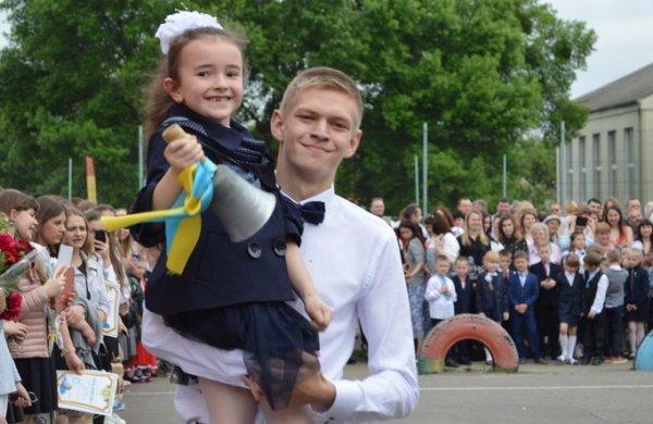 У ковельських школах пролунав останній дзвоник У ковельських школах пролунав останній дзвоник